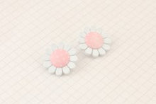 Hemline Flower Buttons x 2 per pack 20mm